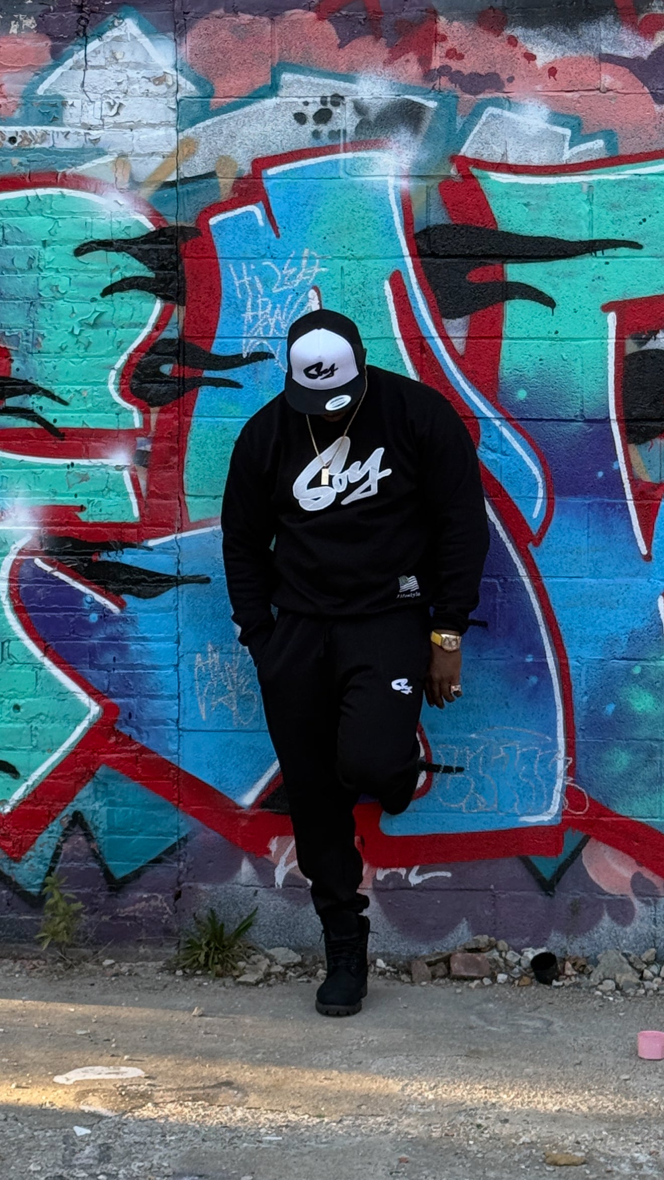 Black and white soy sweater and joggers